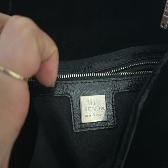 Vintage velvet Fendi baguette with mixed metal hardware - Picture 8 of 9